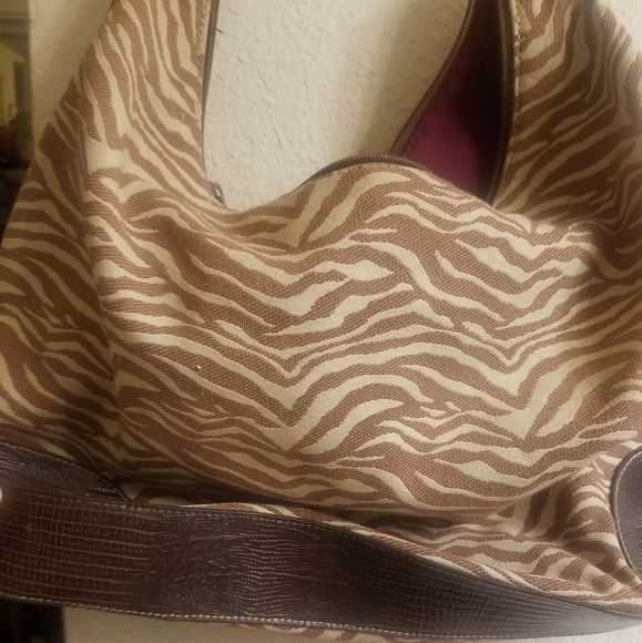 2 Tommy Hilfiger purses - Picture 4 of 9